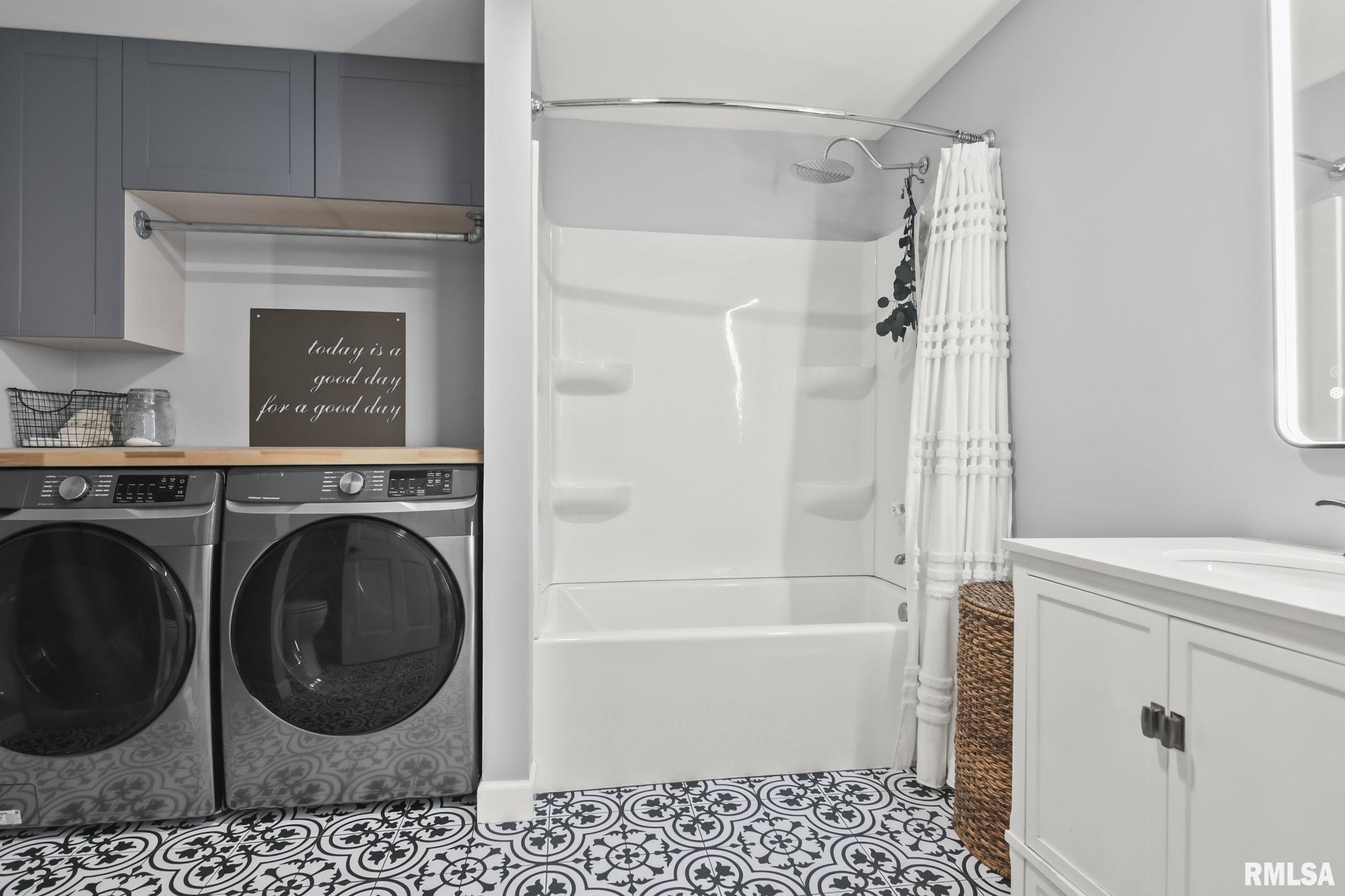 2552 Loami Road Jacksonville, IL 62650 - Photo 27 of 34