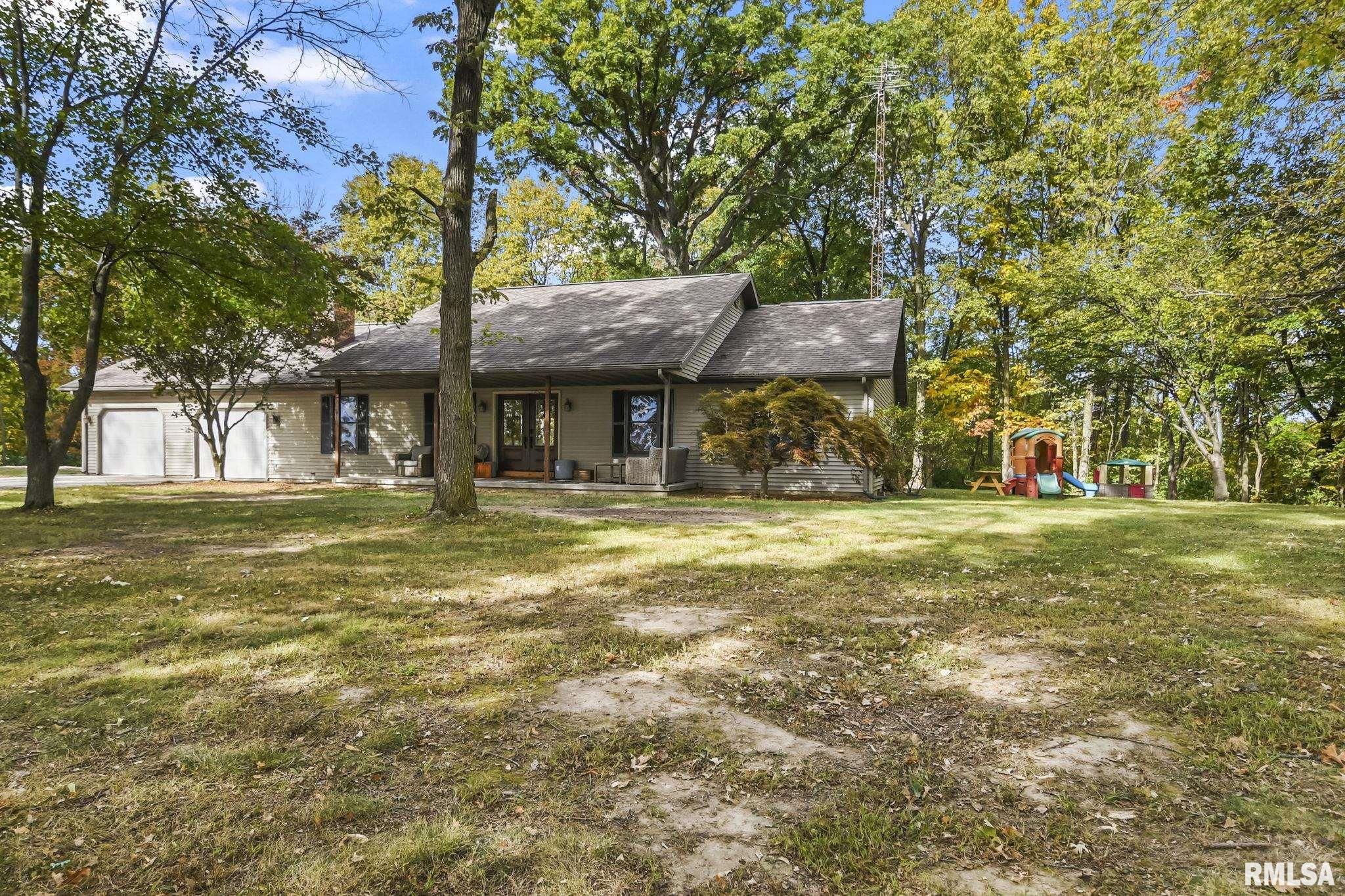 2552 Loami Road Jacksonville, IL 62650 - Photo 3 of 34