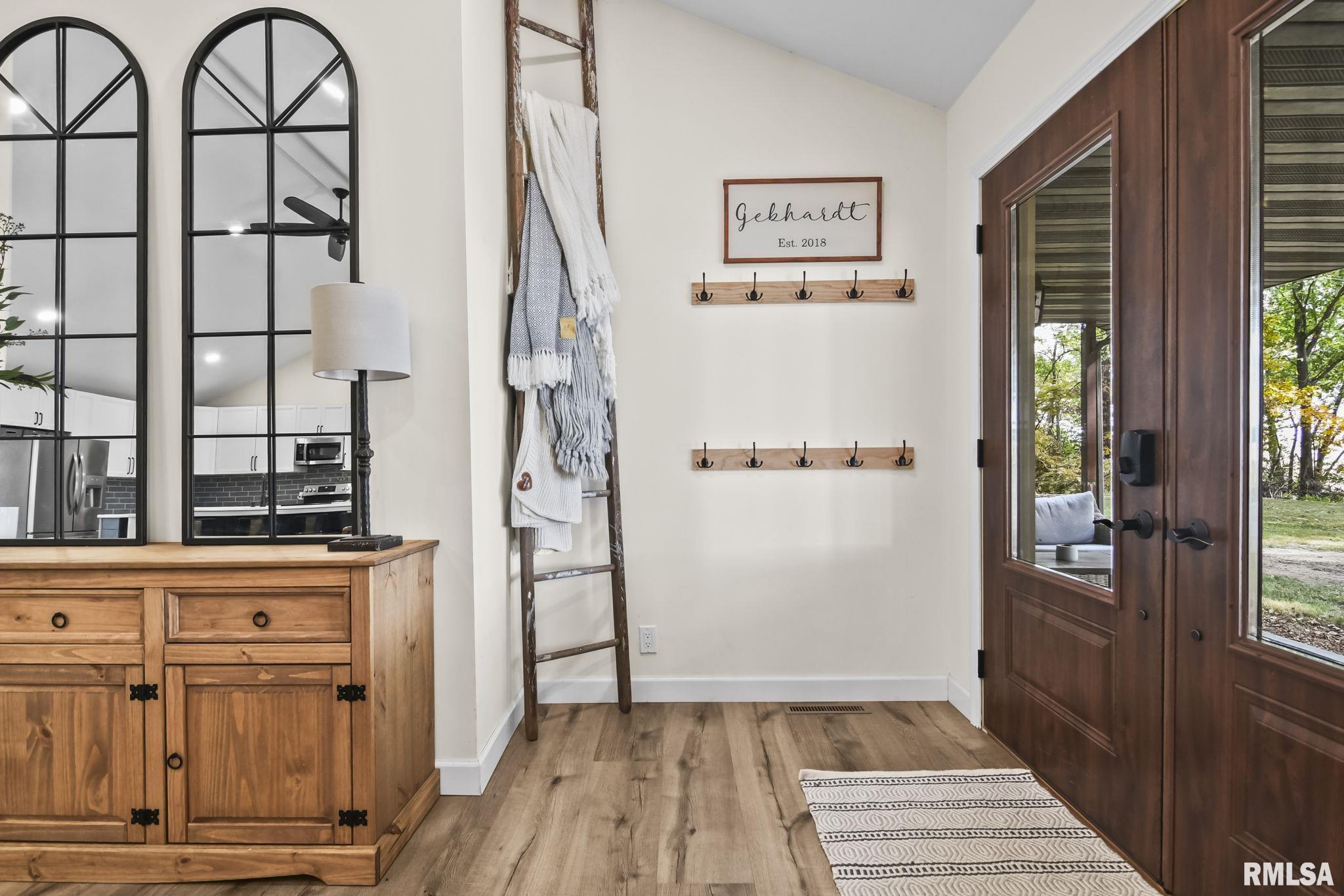 2552 Loami Road Jacksonville, IL 62650 - Photo 5 of 34