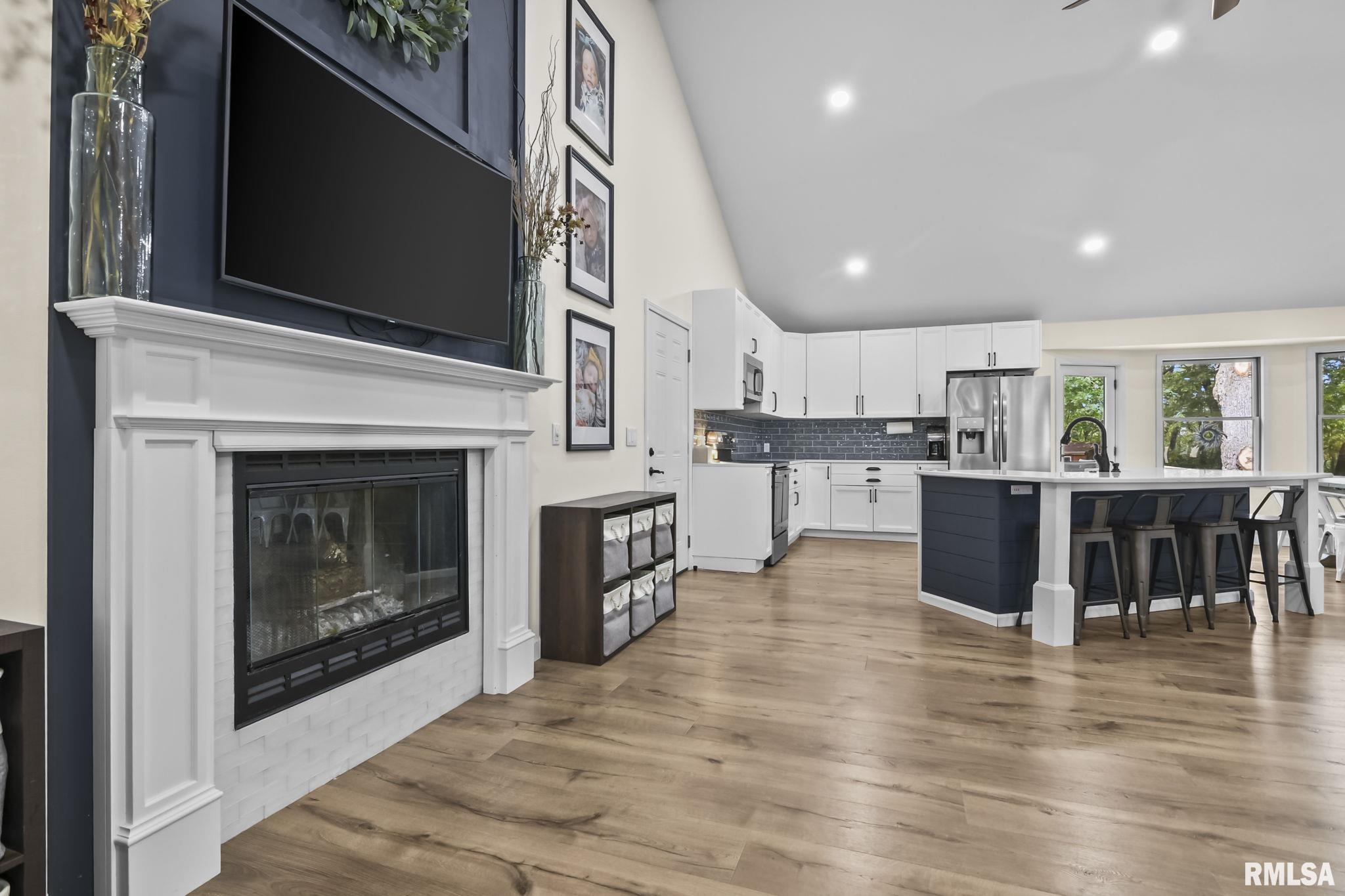 2552 Loami Road Jacksonville, IL 62650 - Photo 10 of 34