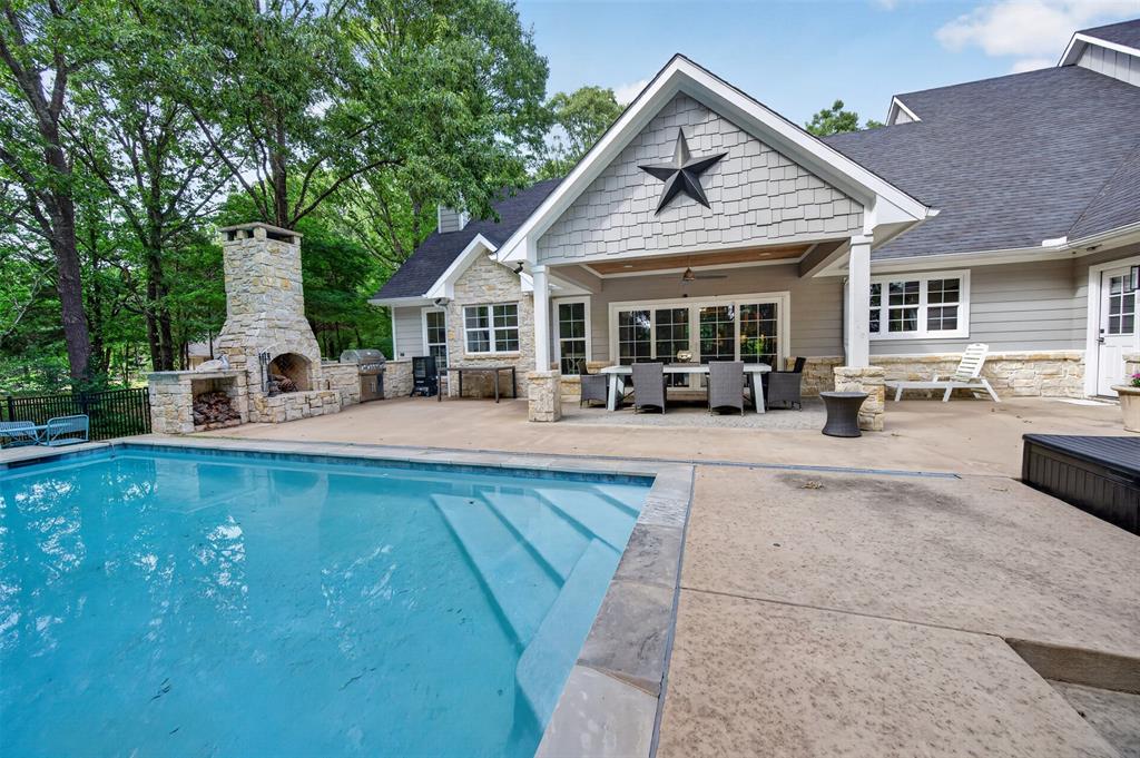 4747 Stonebridge Athens, TX 75751 - Photo 28 of 40 a view of a house with sitting area and furniture