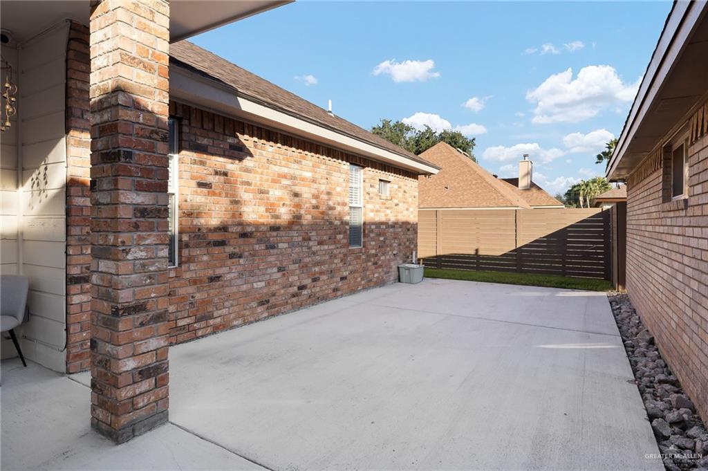 424 Canary Avenue McAllen, TX 78504 - Photo 3 of 17