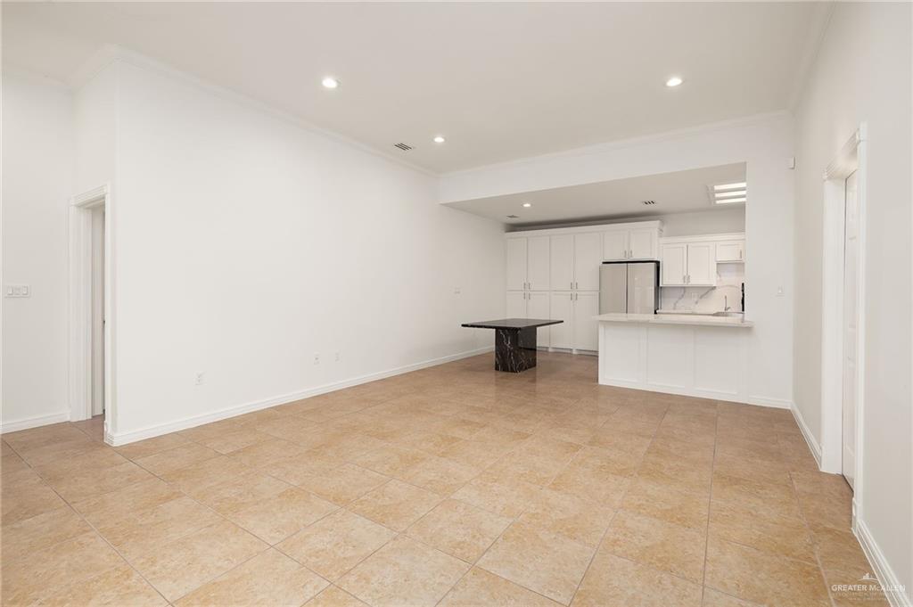 424 Canary Avenue McAllen, TX 78504 - Photo 5 of 17 a view of an empty room