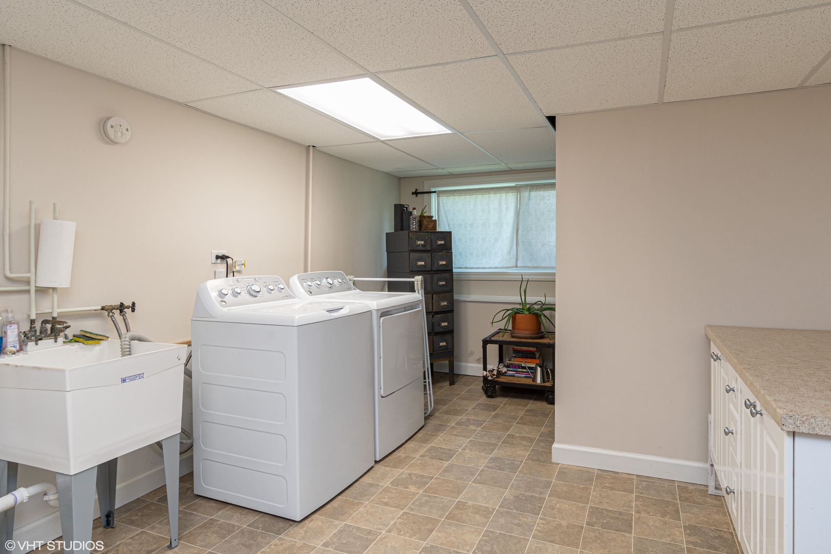 208 South River Road Naperville, IL 60540 - Photo 8 of 14