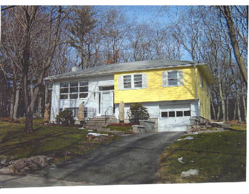 27 Long Meadow Road Chelmsford, MA 01824 - Photo 1 of 1 Gallery Image 1