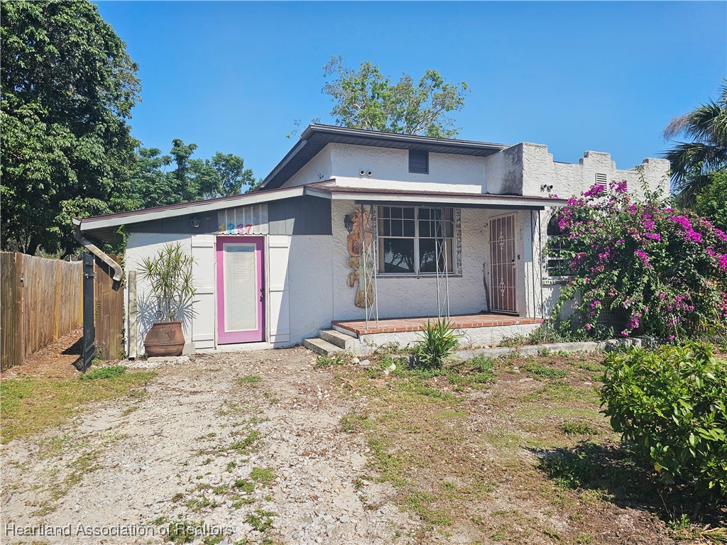 1237 Hitakee Avenue Sebring, FL 33870 - Photo 1 of 26 Front of the Home.