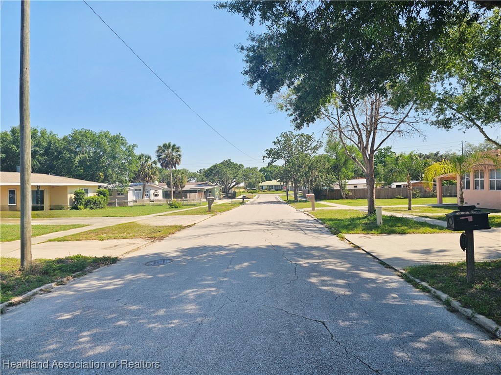 1237 Hitakee Avenue Sebring, FL 33870 - Photo 3 of 26 Street View.