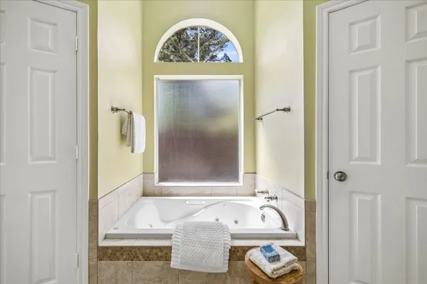 $625,000 | 1830 Breezin Court, The Woodlands, TX 77380