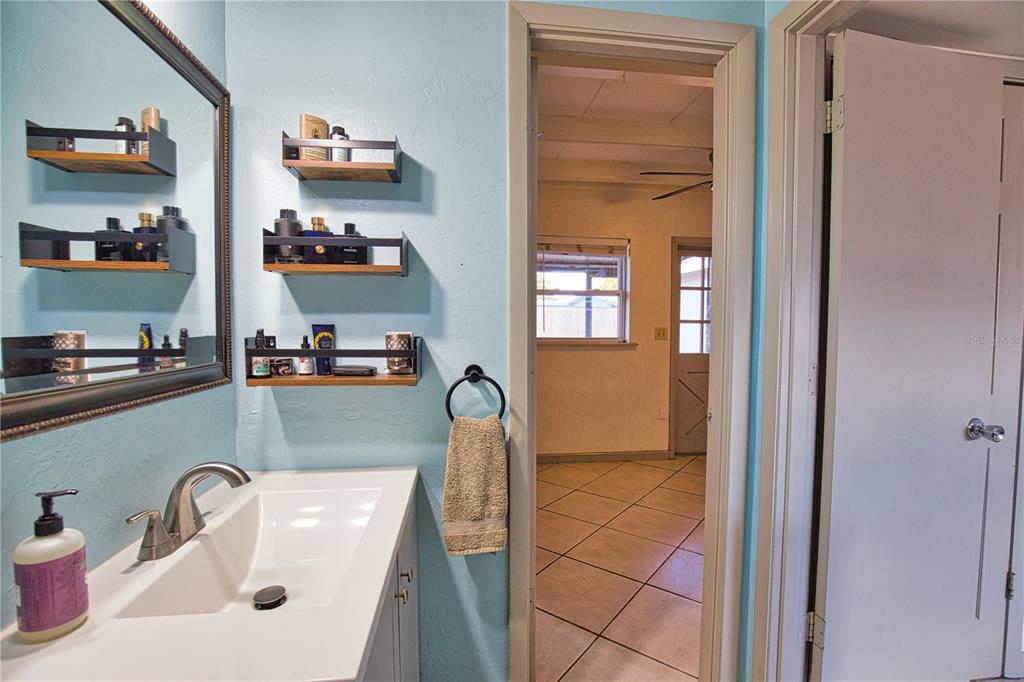 1937 Gold Avenue Sarasota, FL 34235 - Photo 30 of 47