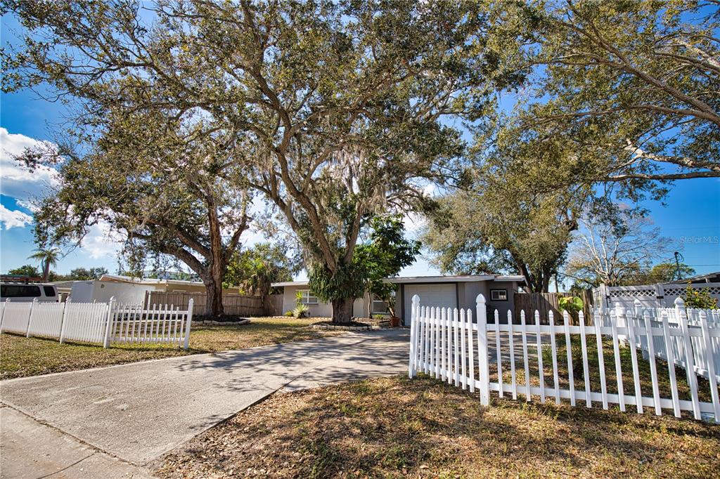 1937 Gold Avenue Sarasota, FL 34235 - Photo 7 of 47