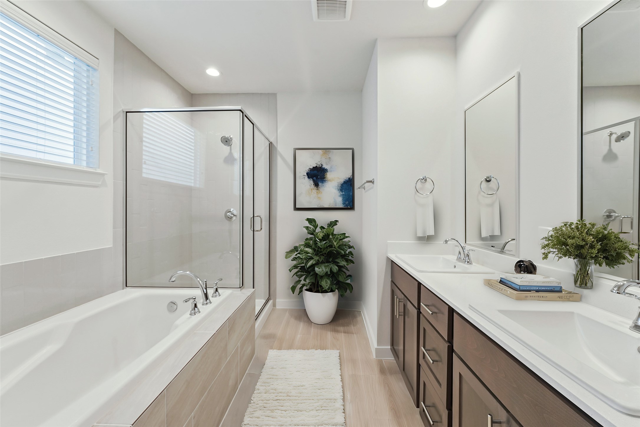 1013 Erin Street, Unit S Houston, TX 77009 - Photo 16 of 23 Primary Bathroom: Separate Tub and Shower