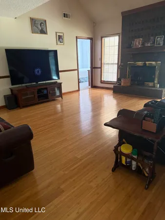 $342,900 | 8905 Oak Ridge Drive, Walls, MS 38680