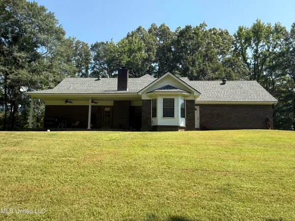 $342,900 | 8905 Oak Ridge Drive, Walls, MS 38680