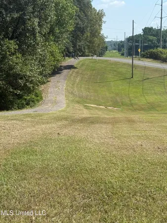 $342,900 | 8905 Oak Ridge Drive, Walls, MS 38680