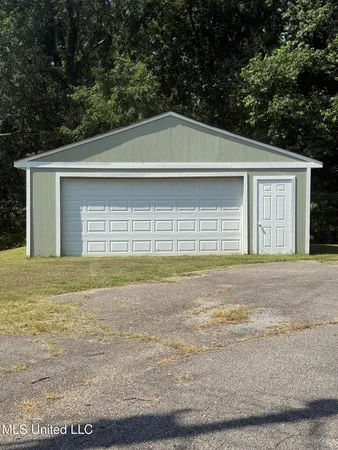 $342,900 | 8905 Oak Ridge Drive, Walls, MS 38680