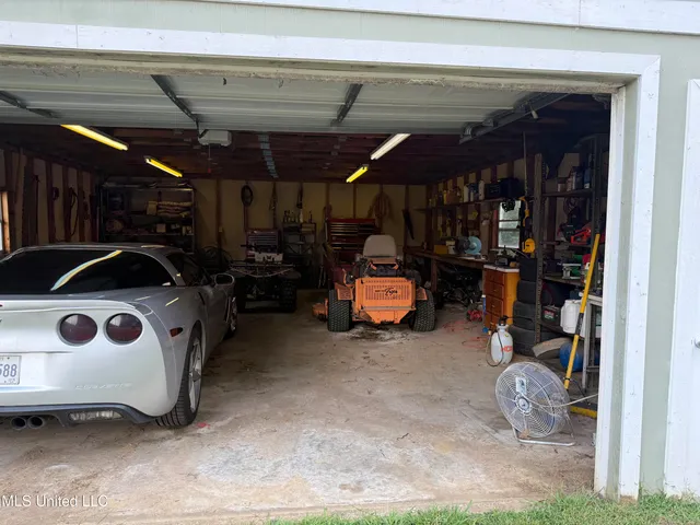 $342,900 | 8905 Oak Ridge Drive, Walls, MS 38680