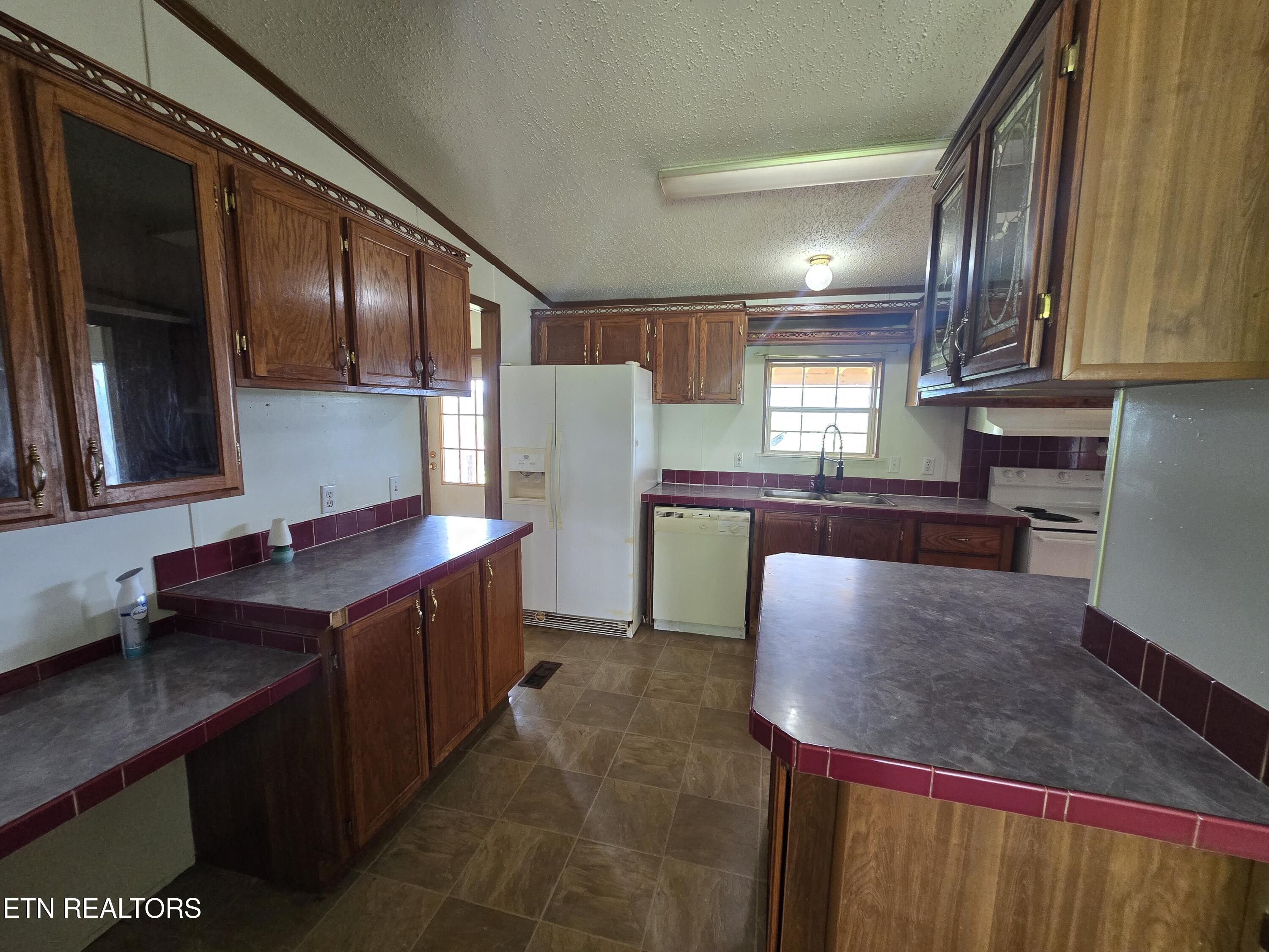 401 Conley Hill Road Jonesville, VA 24263 - Photo 12 of 28 1000036009