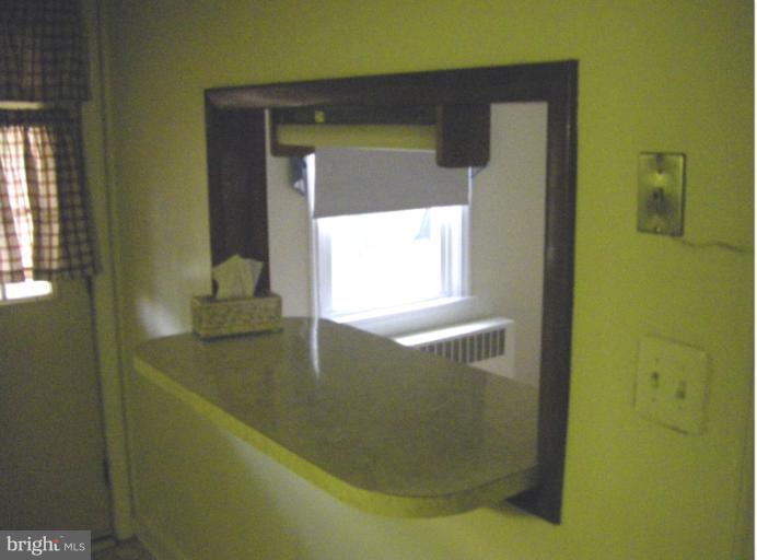 3653 Greenvale Road Baltimore, MD 21229 - Photo 10 of 18 Kitchen
