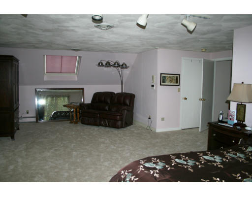 33 Eliot Hill Road Natick, MA 01760 - Photo 10 of 15 Gallery Image 10