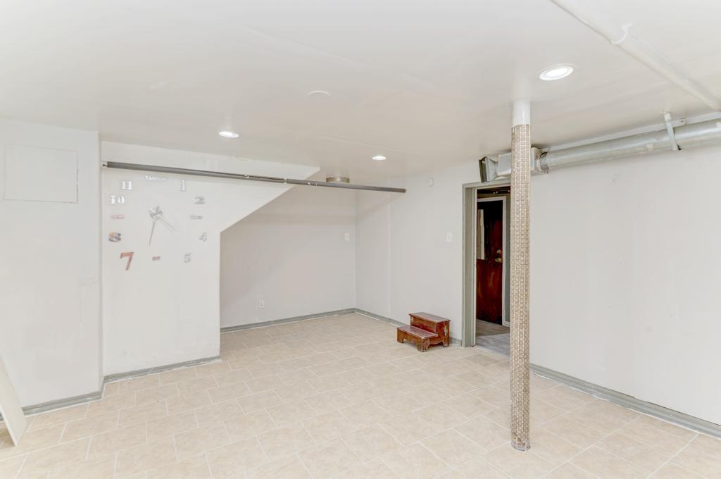 6840 South Prairie Avenue Chicago, IL 60637 - Photo 27 of 47 a view of an empty room