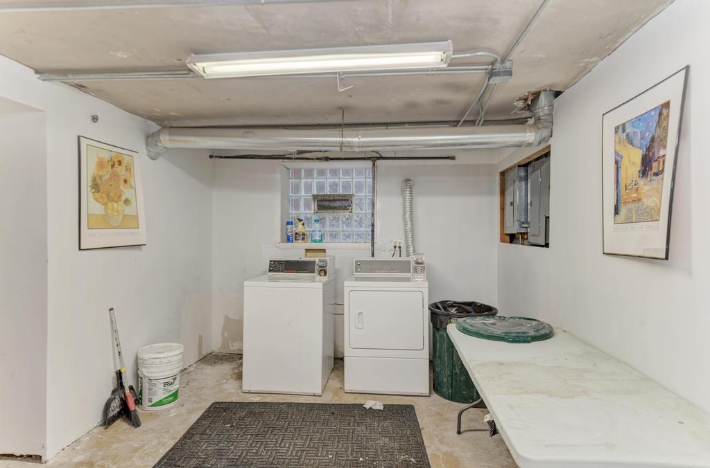 6840 South Prairie Avenue Chicago, IL 60637 - Photo 32 of 47 a room with storage and utility