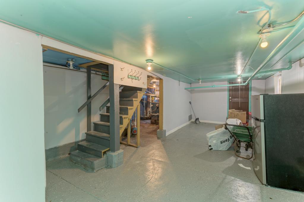 6840 South Prairie Avenue Chicago, IL 60637 - Photo 45 of 47 a view of a storage & utility room