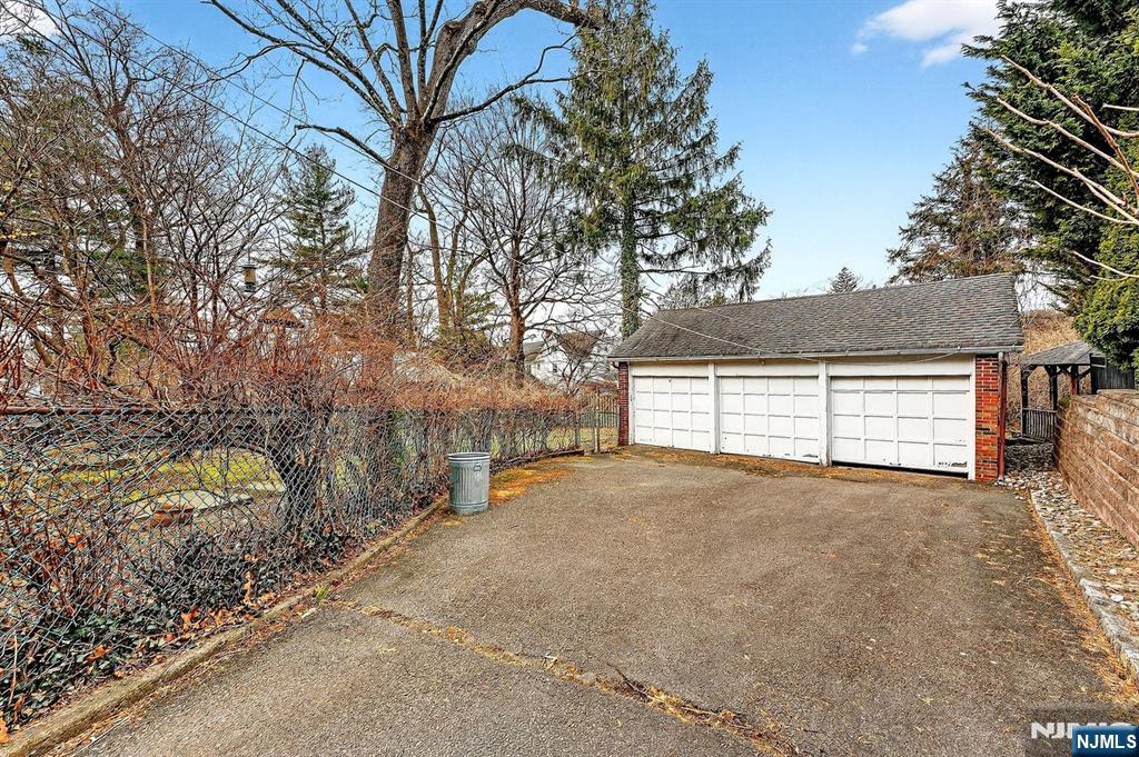 170 Christopher Street Montclair, NJ 07042 - Photo 42 of 46