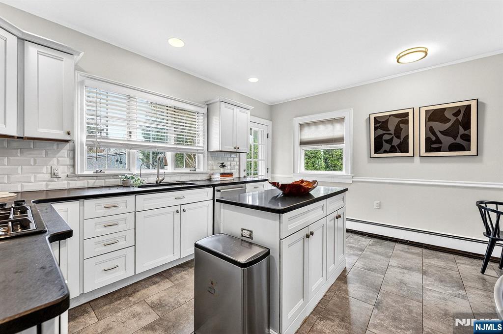170 Christopher Street Montclair, NJ 07042 - Photo 6 of 46