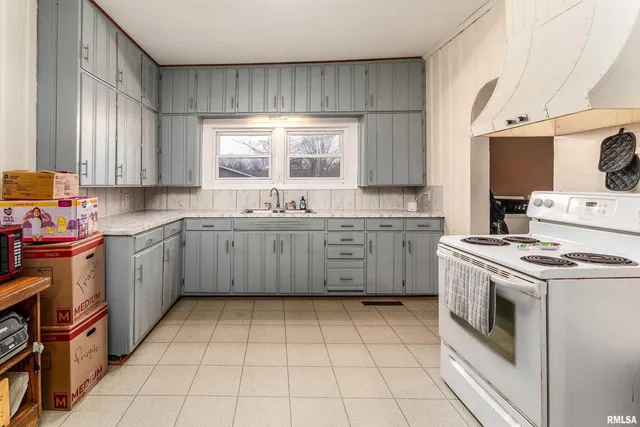 $109,900 | 308 North Washington Boulevard, West Frankfort, IL 62896