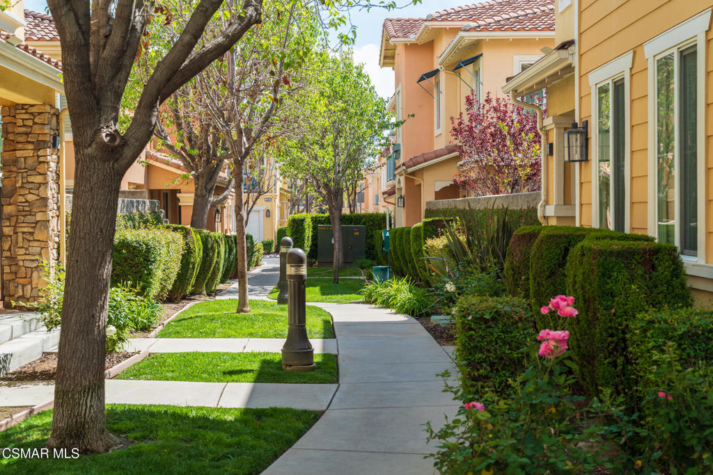 4117 Orontes Way, Unit B Simi Valley, CA 93063 - Photo 49 of 52