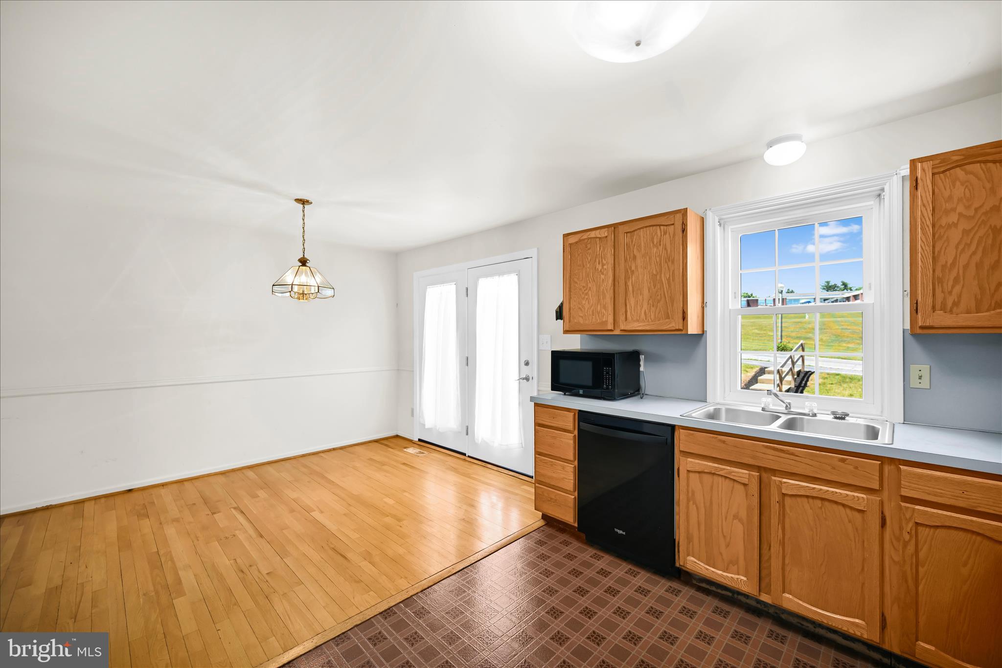 48 Pennwick Drive Lititz, PA 17543 - Photo 15 of 30 Kitchen
