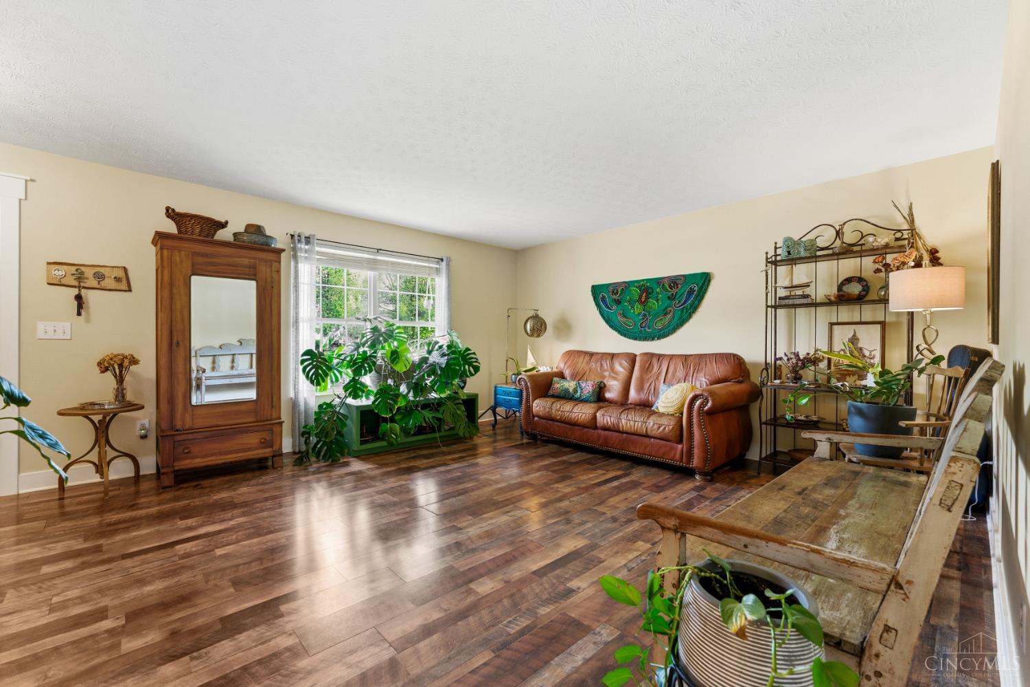 8031 Kings Court Maineville, OH 45039 - Photo 4 of 48