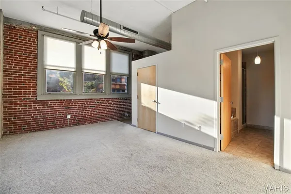 $183,000 | 1627 Locust Street, Unit 202, St. Louis, MO 63103