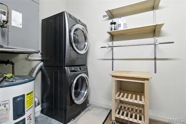 $183,000 | 1627 Locust Street, Unit 202, St. Louis, MO 63103