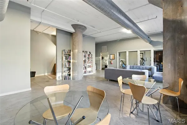 $183,000 | 1627 Locust Street, Unit 202, St. Louis, MO 63103