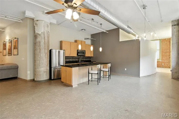 $183,000 | 1627 Locust Street, Unit 202, St. Louis, MO 63103