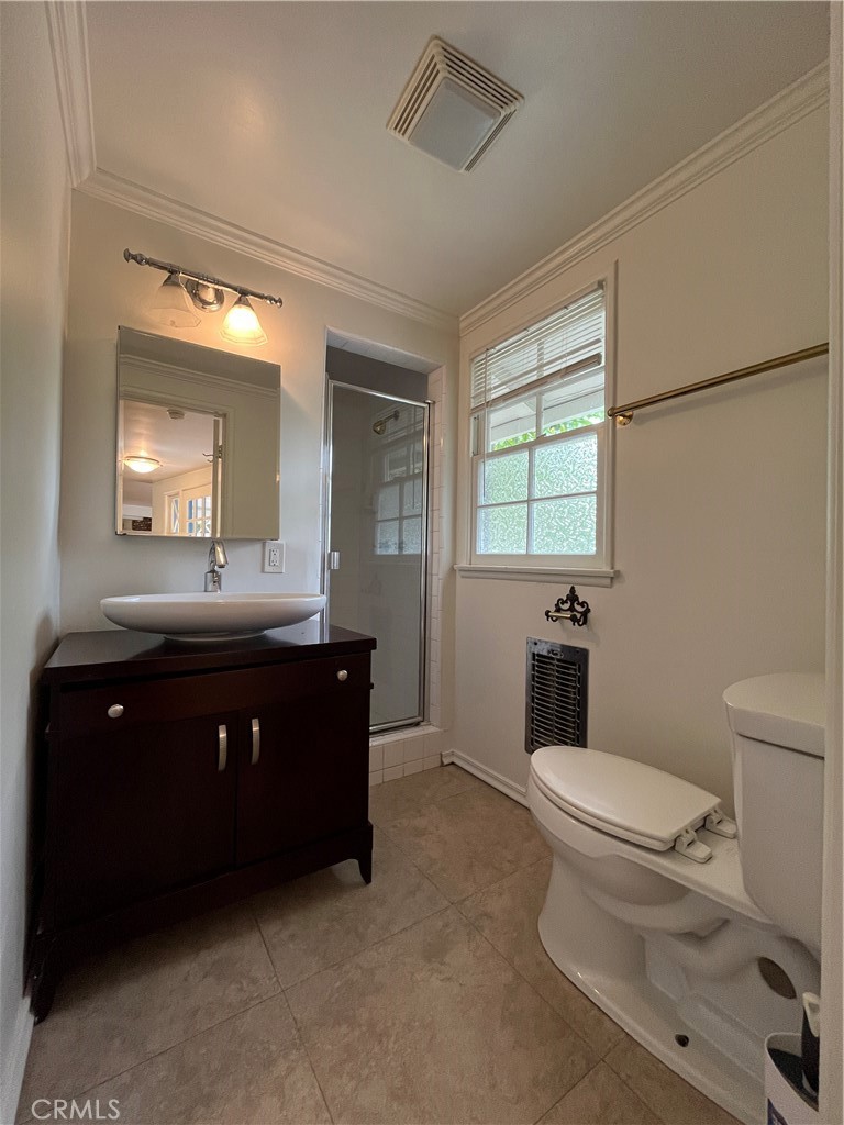 4539 Hayvenhurst Avenue Encino, CA 91436 - Photo 11 of 22