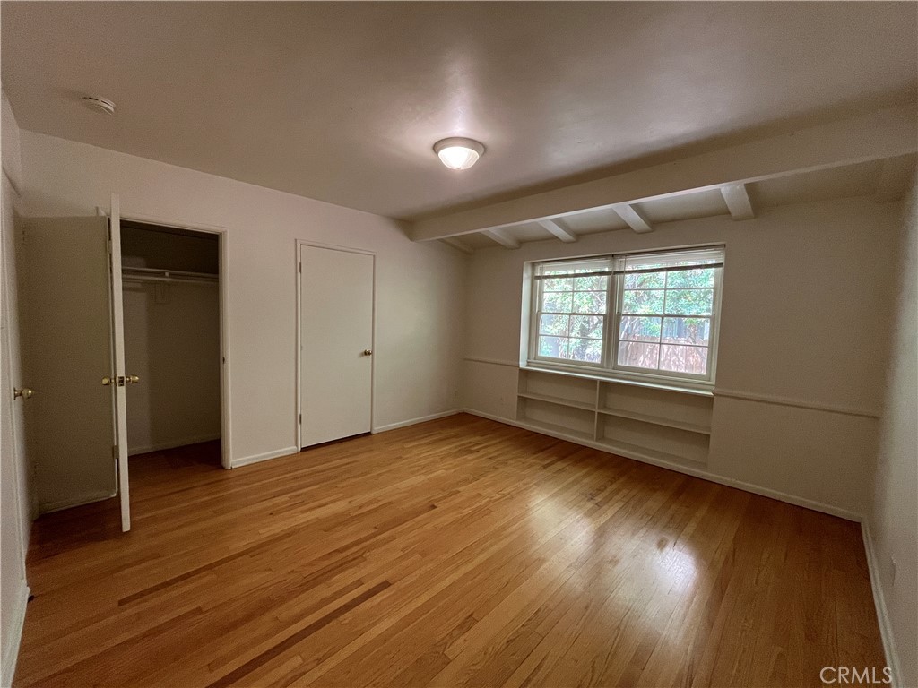 4539 Hayvenhurst Avenue Encino, CA 91436 - Photo 12 of 22