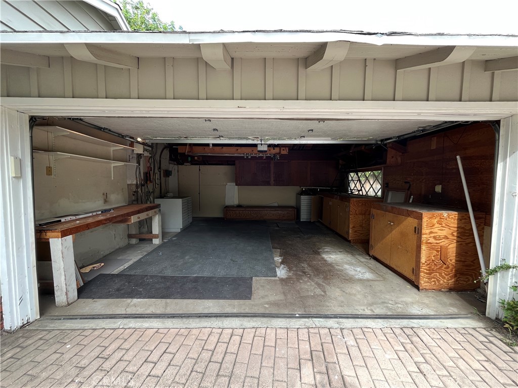 4539 Hayvenhurst Avenue Encino, CA 91436 - Photo 19 of 22