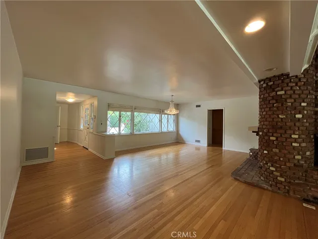 $8,495 | 4539 Hayvenhurst Avenue, Encino, CA 91436