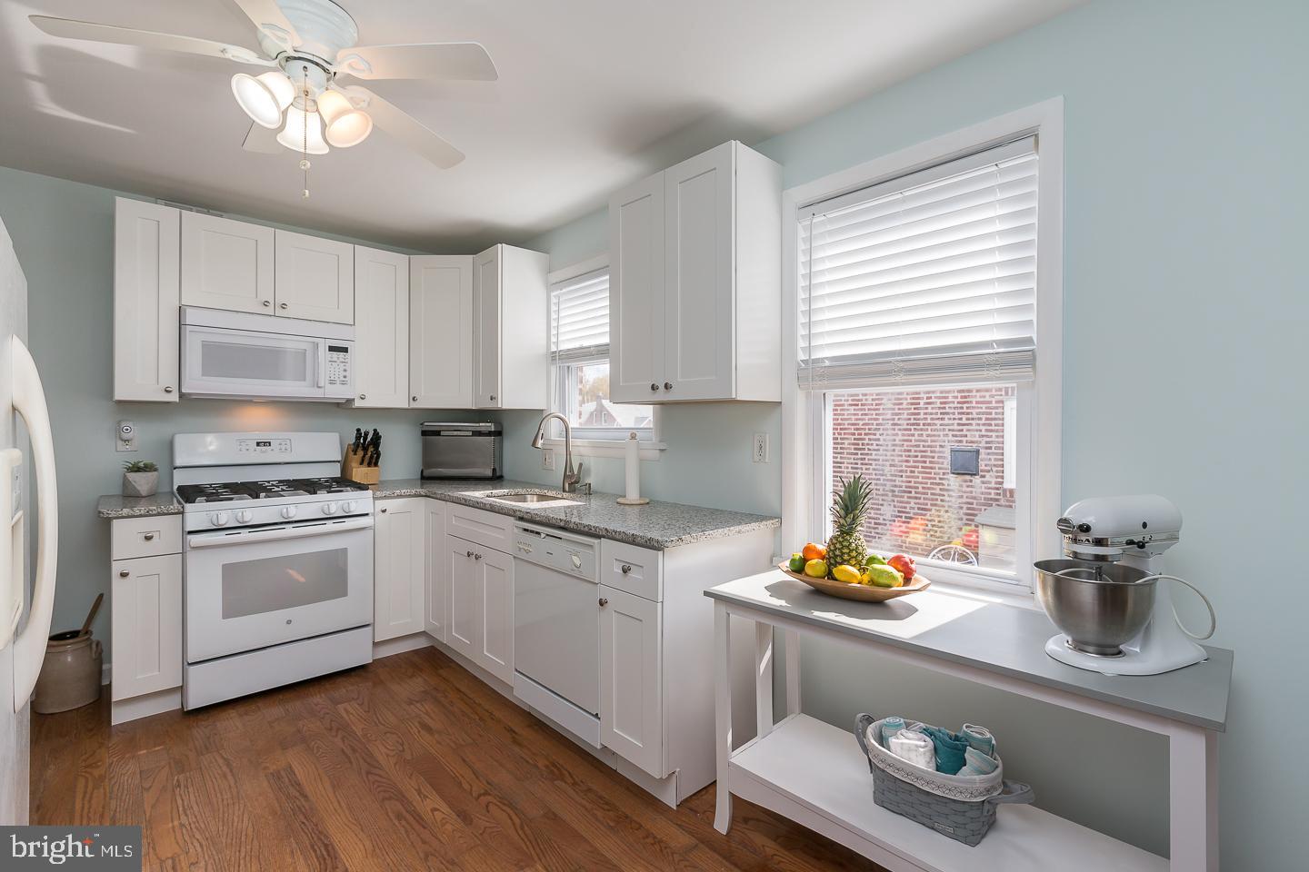 428 Lawrence Road Havertown, PA 19083 - Photo 2 of 37