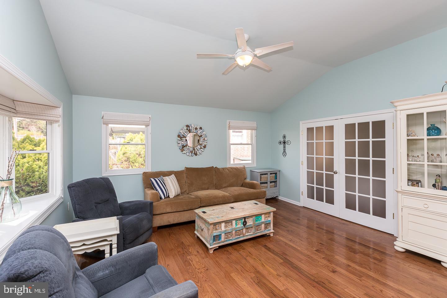 428 Lawrence Road Havertown, PA 19083 - Photo 11 of 37