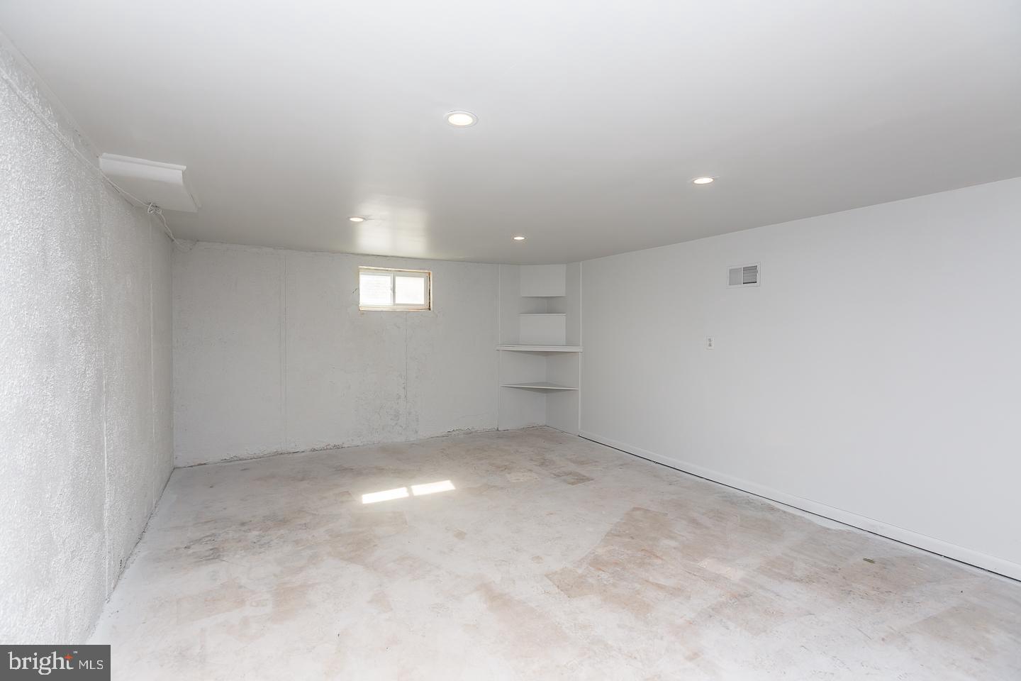 428 Lawrence Road Havertown, PA 19083 - Photo 31 of 37