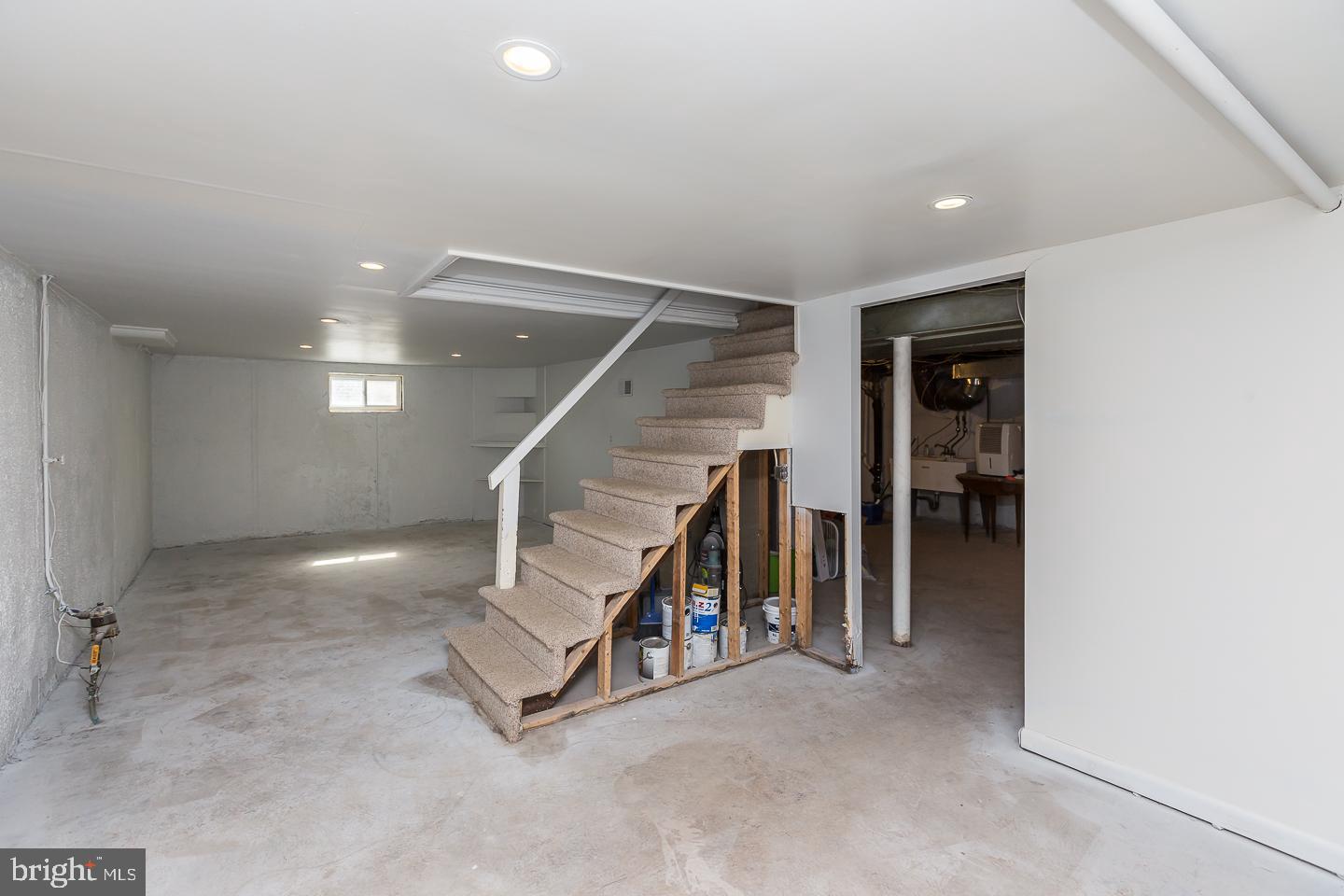 428 Lawrence Road Havertown, PA 19083 - Photo 32 of 37