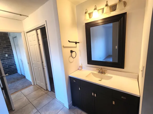 $224,500 | 1503 Kenneth Circle, Elgin, IL 60120