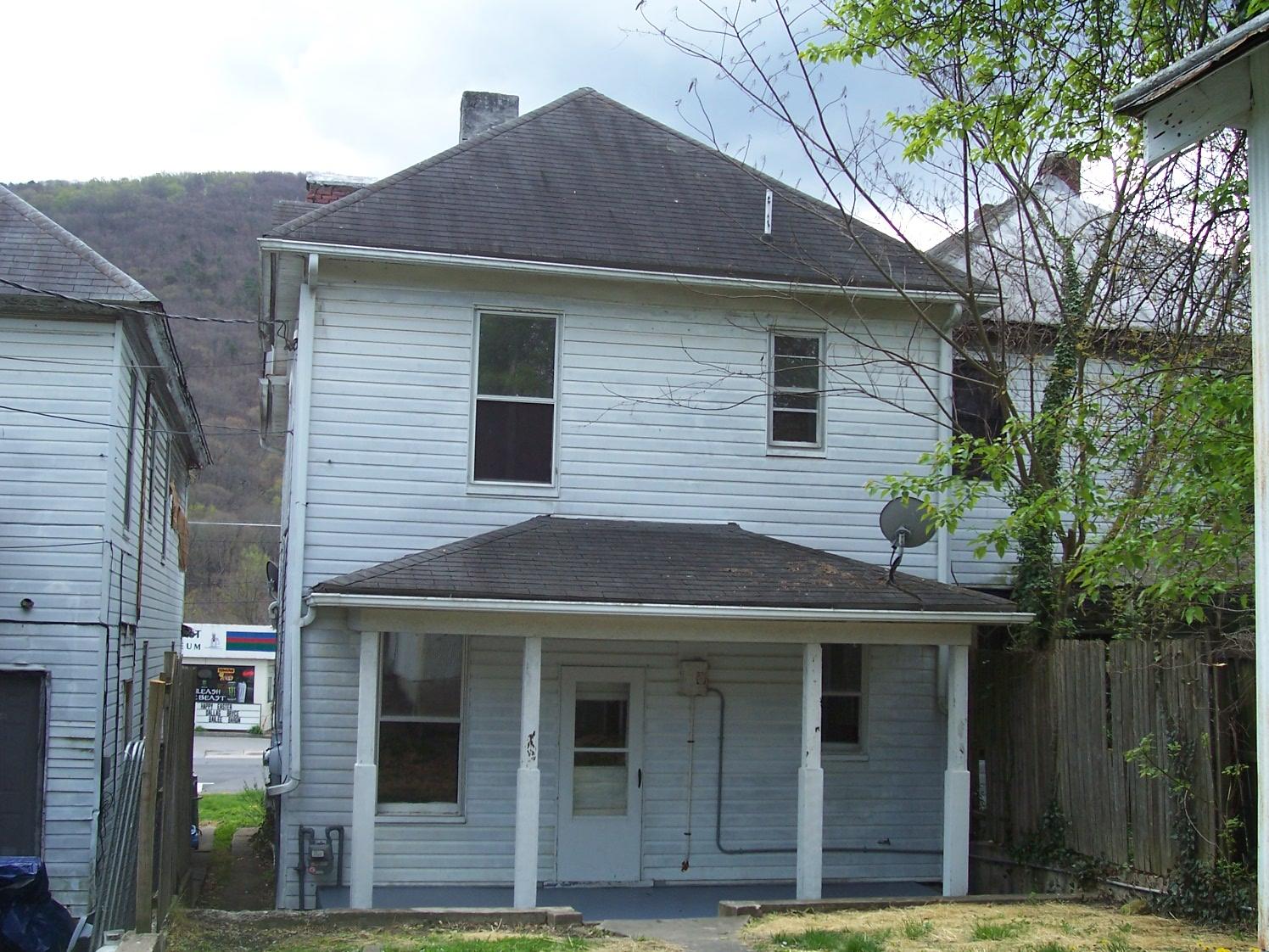 212 West Ridgeway Street Clifton Forge, VA 24422 - Photo 3 of 18 100_9329