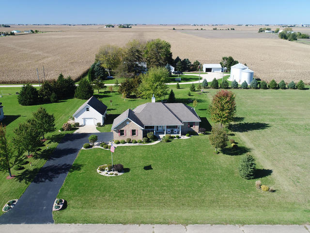 3617 East 1759th Road Ottawa, IL 61350 - Photo 3 of 20 an aerial view of a house with garden space and ocean view