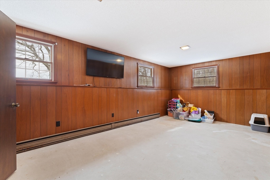 65 Lakeview Avenue Athol, MA 01331 - Photo 23 of 31