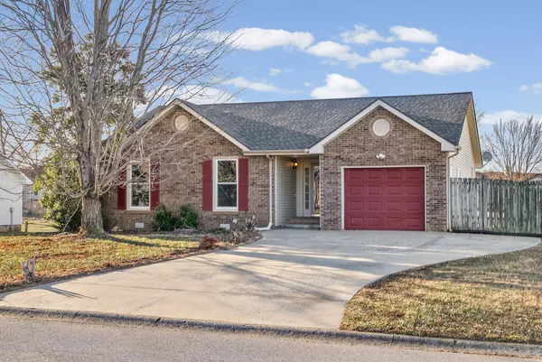 $1,695 | 636 Fallbrook Lane, Clarksville, TN 37040