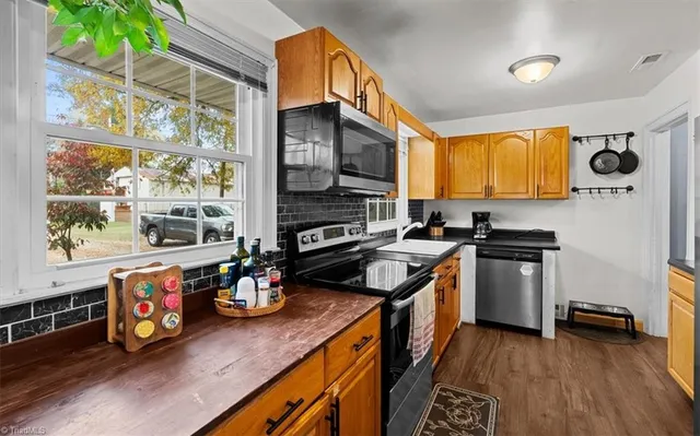 $199,900 | 210 West King Street, King, NC 27021